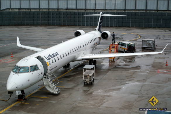 Bombardier CRJ-900 NG (CL-600-2D24)